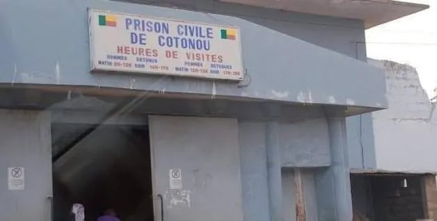 Cotonou : Simulant un accident, il disparaît avec la voiture de son patron et se retrouve en prison