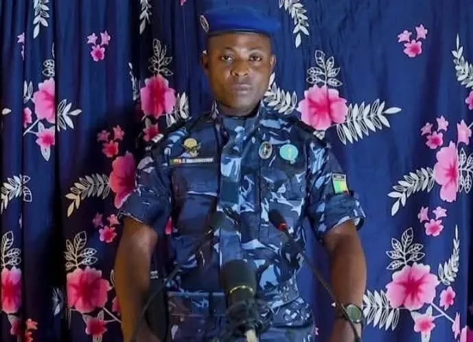 CRIET : le commissaire de police Delcoz Kindjanhoundé plaide non coupable et s'explique sur sa vidéo appelant à la rébellion contre Patrice Talon