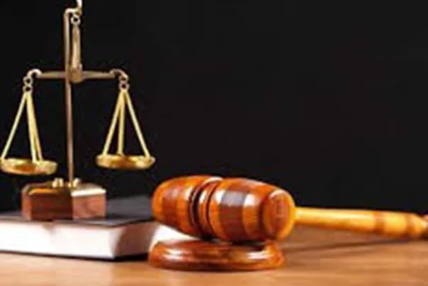 Tribunal d’Abomey-Calavi : arrêté en pleine audience pour prise de photos, il est conduit au Commissariat